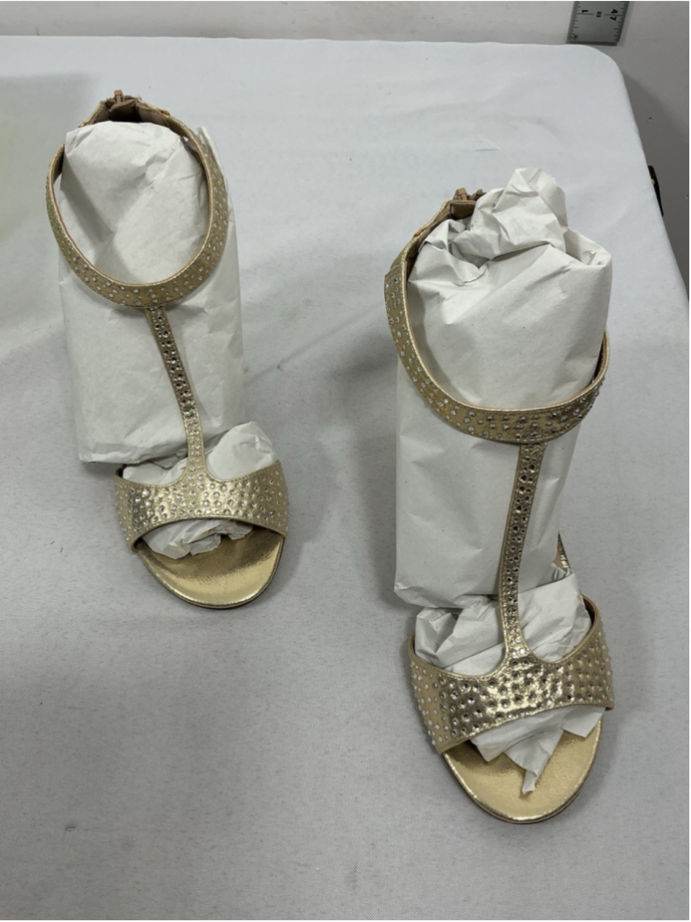Womans New In Box City Classified Alicia Formal Evening Stiletto Pumps 10 Gold